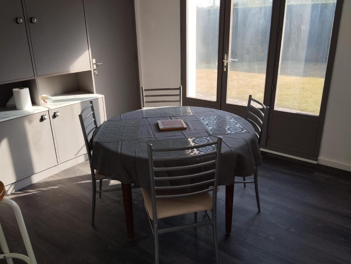 A 2 Mn A Pied De La Holiday home Merville-Franceville-Plage